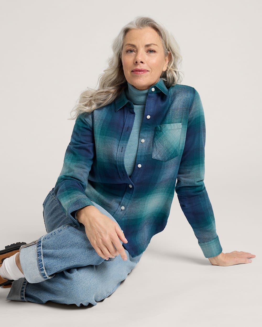 WOMEN'S PLAID COTTON FLANNEL RELAXED SHIRT<br>TEAL OMBRE