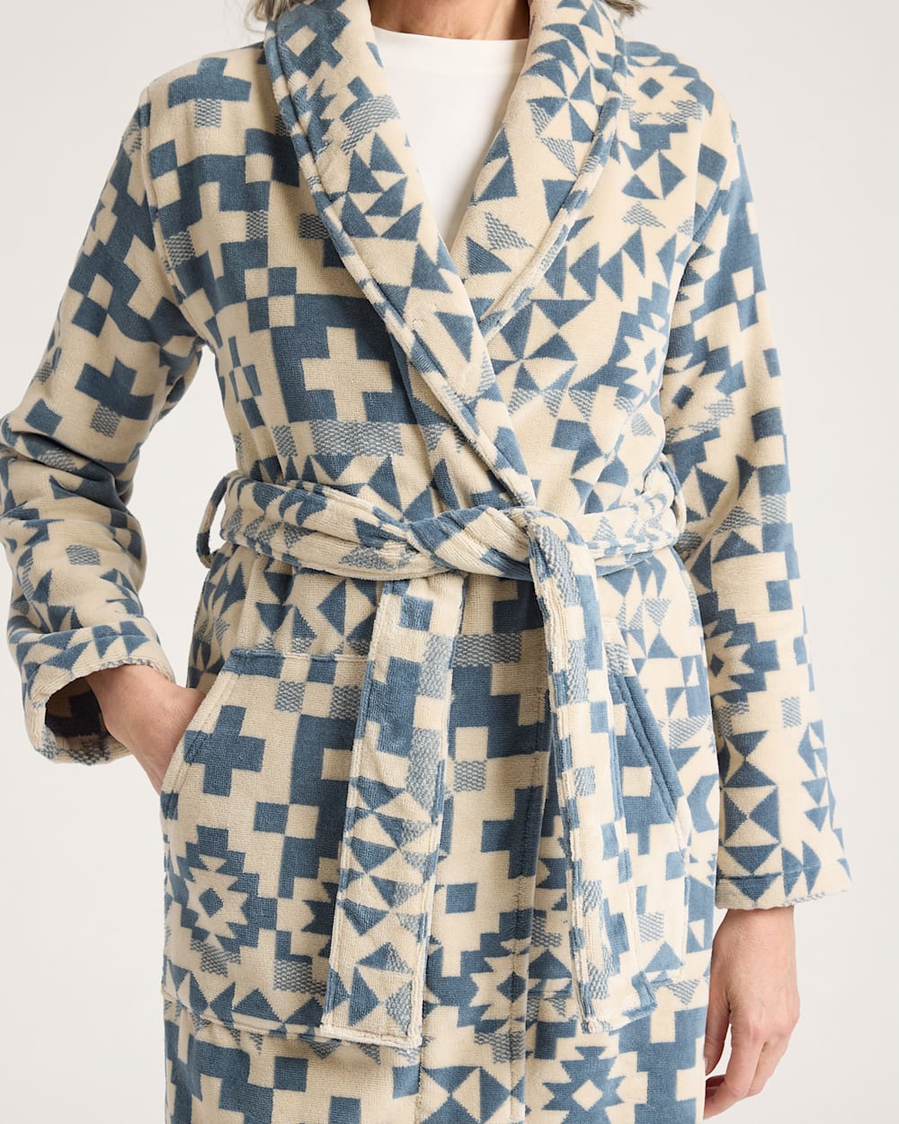 WOMEN'S BLUE RIDGE COTTON TERRY VELOUR BATHROBE<br>BLUE/WHITE