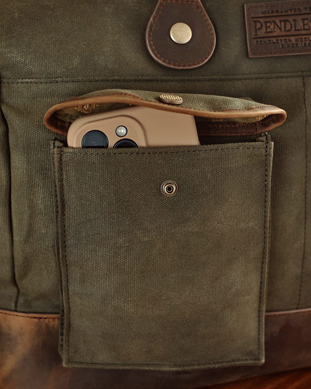 ODYSSEY WAXED CANVAS MESSENGER BAG<br>OLIVE