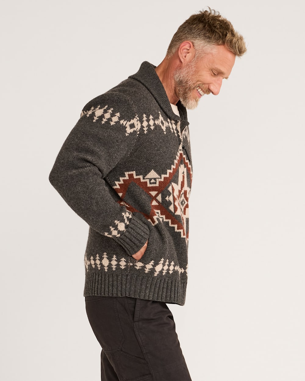 MEN'S FOUR CORNERS LAMBSWOOL CARDIGAN<br>CHARCOAL