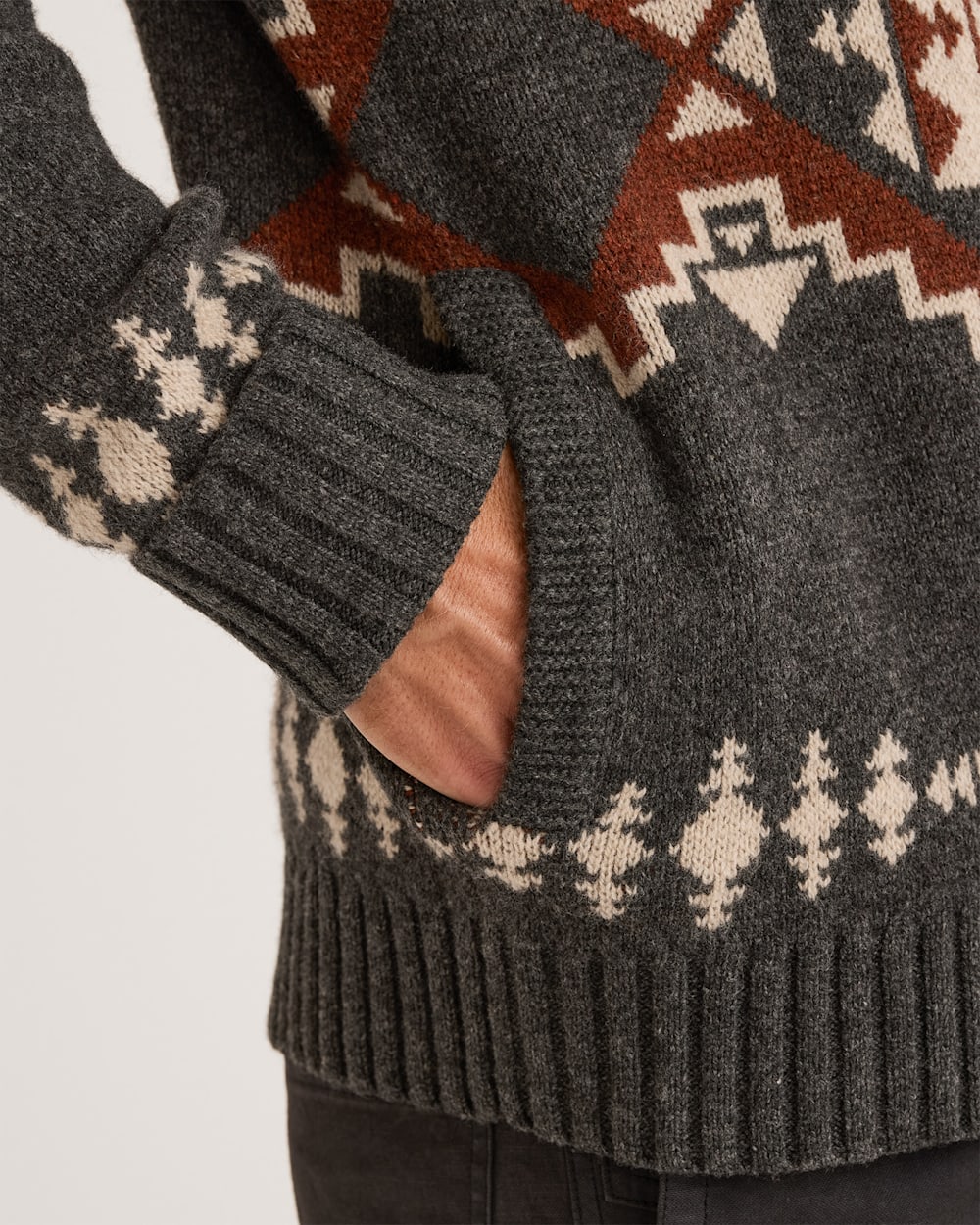 MEN'S FOUR CORNERS LAMBSWOOL CARDIGAN<br>CHARCOAL