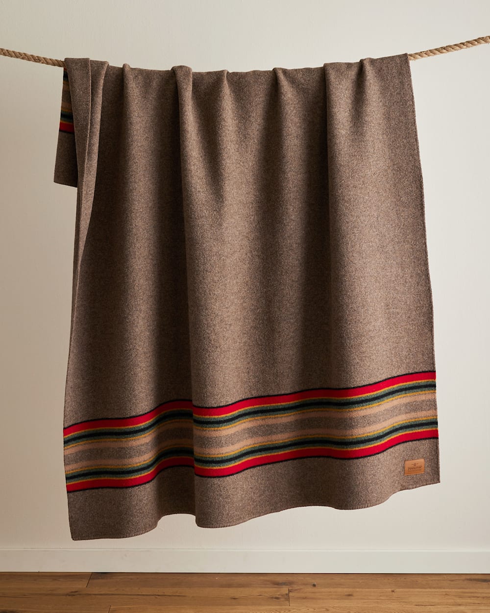 YAKIMA CAMP BLANKET<br>MINERAL UMBER