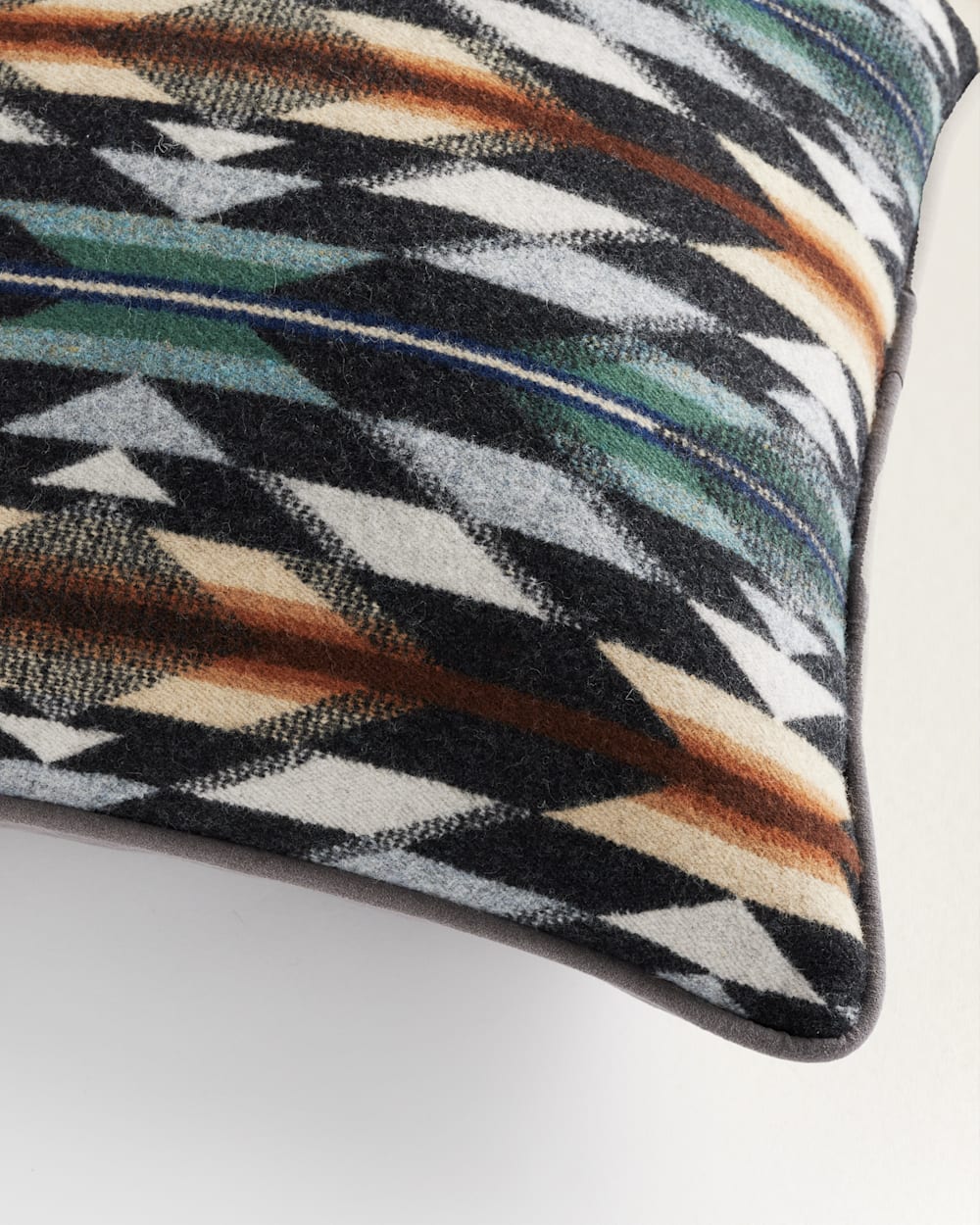 WYETH TRAIL PILLOW<br>OXFORD