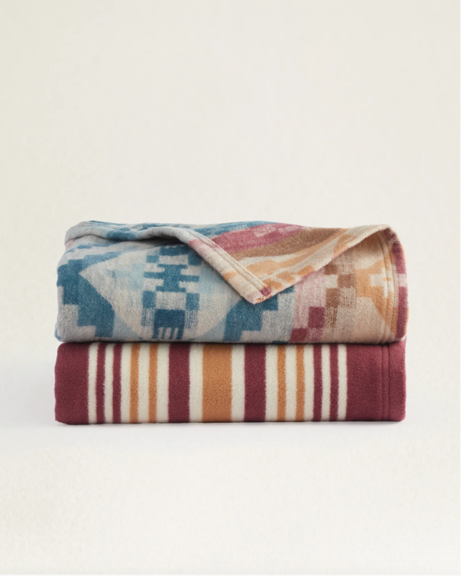 CARICO LAKE/STRIPE ORGANIC COTTON THROW GIFT PACK<br>SANDSHELL/ANDORA