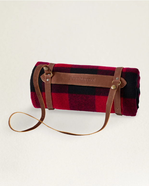 MOTOR ROBE THROW WITH LEATHER CARRIER<br>ROB ROY RED