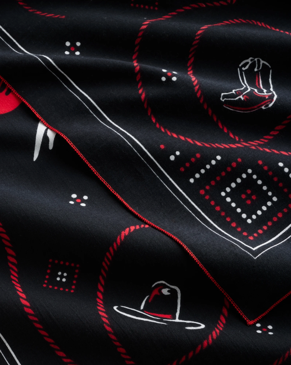COWBOY SCENE BANDANA<br>BLACK