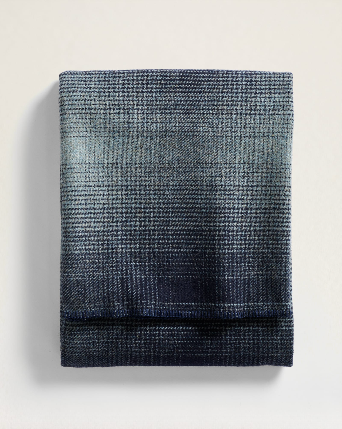 ECO-WISE WOOL OMBRE BLANKET<br>SHALE/NAVY