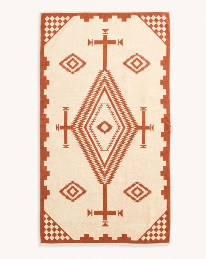 OVERSIZED JACQUARD SPA TOWEL<br>LOS OJOS CORAL