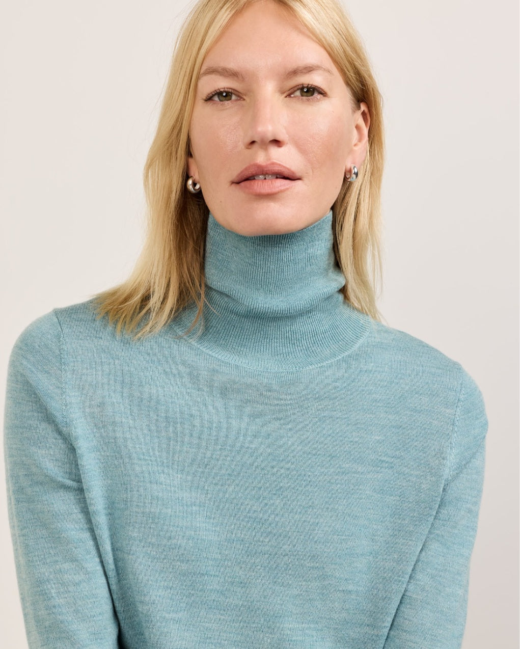 WOMEN'S MERINO TURTLENECK<br>SEA BLUE