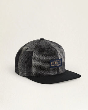 PLAID PATCHWORK FLAT BRIM HAT<br>BLACK