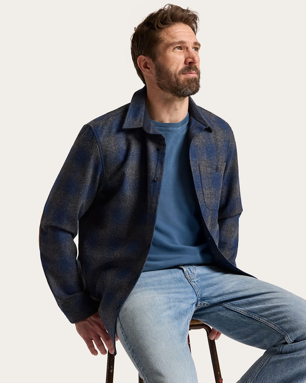 MEN'S PLAID ELBOW-PATCH TRAIL SHIRT<br>NAVY/OXFORD MIX OMBRE