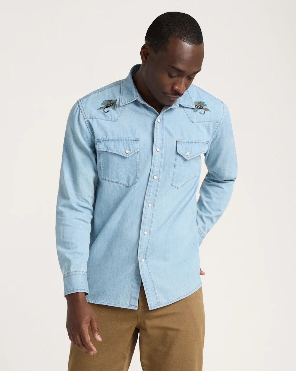 MEN'S SALMON EMBROIDERED DENIM GAMBLER SHIRT<br>LIGHT BLUE/SALMON