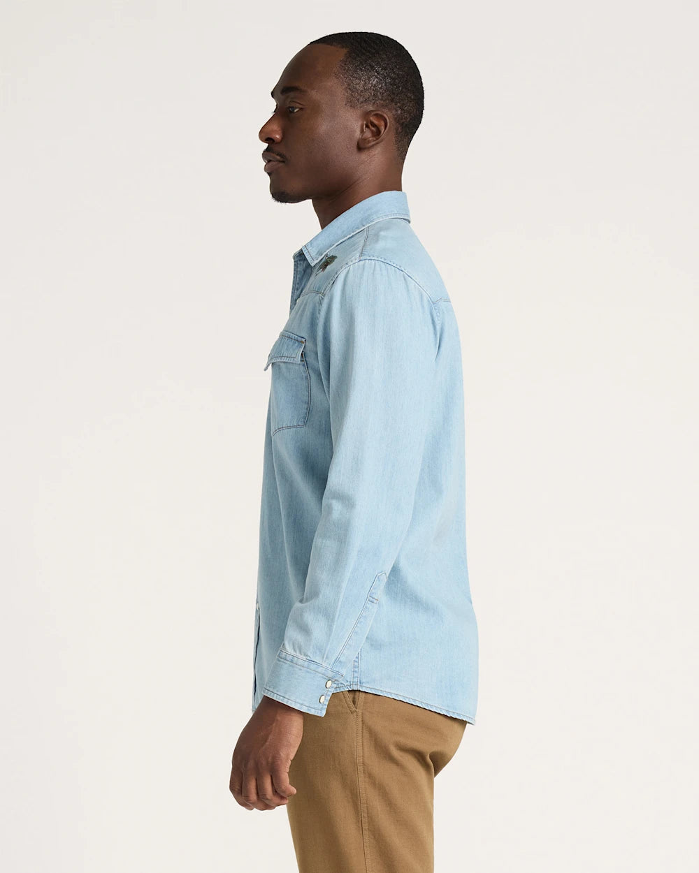 MEN'S SALMON EMBROIDERED DENIM GAMBLER SHIRT<br>LIGHT BLUE/SALMON