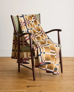 FOUR SQUARE THROW<br>SLIDE MOUNTAIN NATURAL