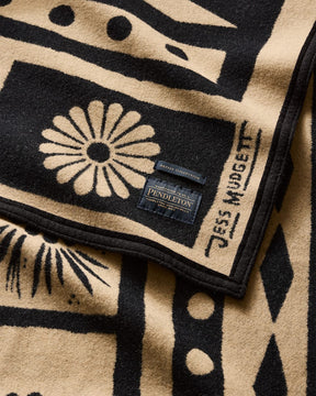 SARATOGA BLANKET<br>TAN/BLACK