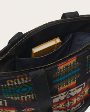 TRADITIONS CITY ZIP TOTE<br>CHIEF JOSEPH BLACK