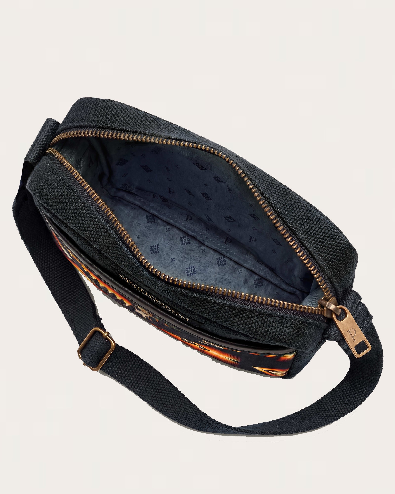 TRADITIONS UTILITY CROSSBODY<br>CHIEF JOSEPH BLACK