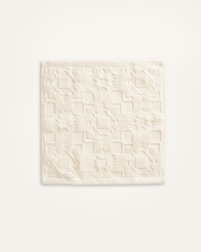 SCULPTED TOWEL 3-PIECE SET<br>IVORY