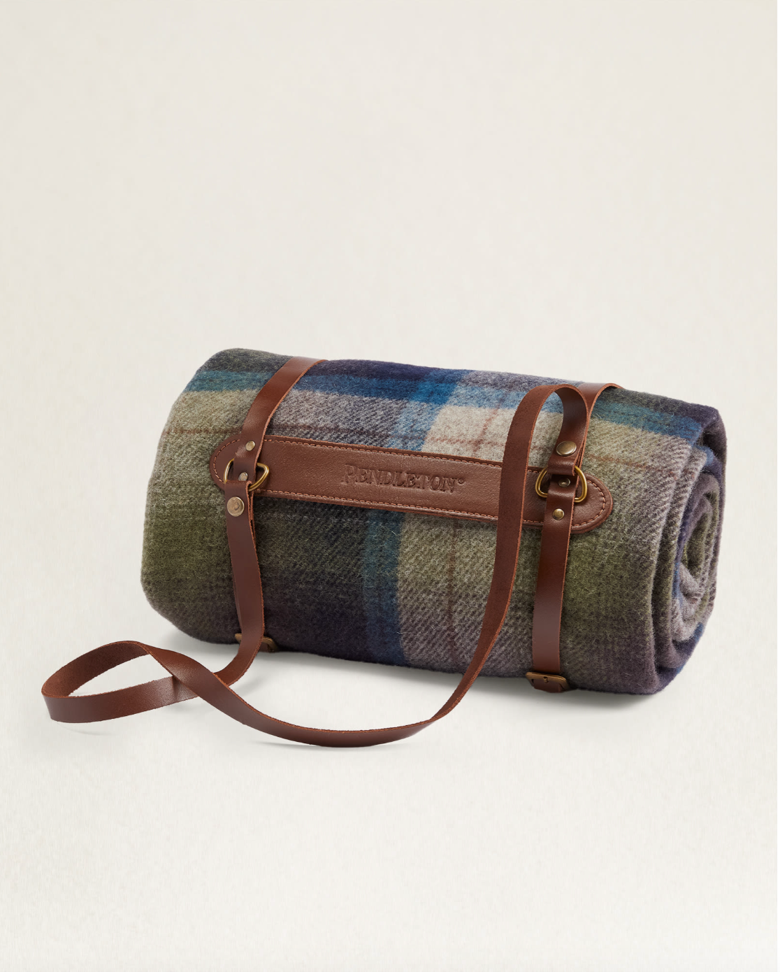 MOTOR ROBE THROW WITH LEATHER CARRIER<br>HAYSTACK PLAID