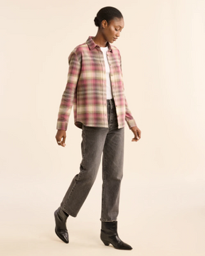 WOMEN'S PLAID BOYFRIEND DOUBLEBRUSHED FLANNEL SHIRT<br>ROSE/BROWN