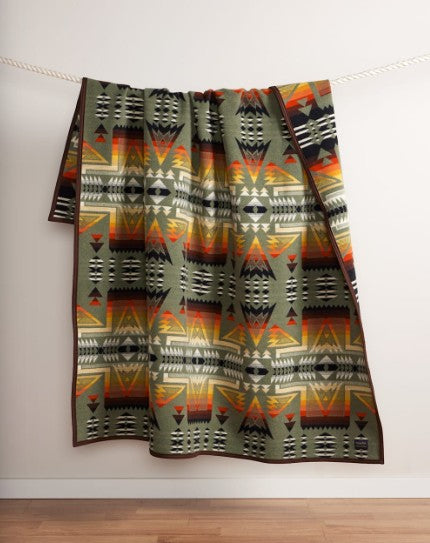 JAQUARD NAPPED ROBE PONDEROSA BLANKET<br>GREEN MULTI