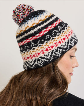 LAMBSWOOL BEANIE W/POM<br>FAIRISLE BLACK