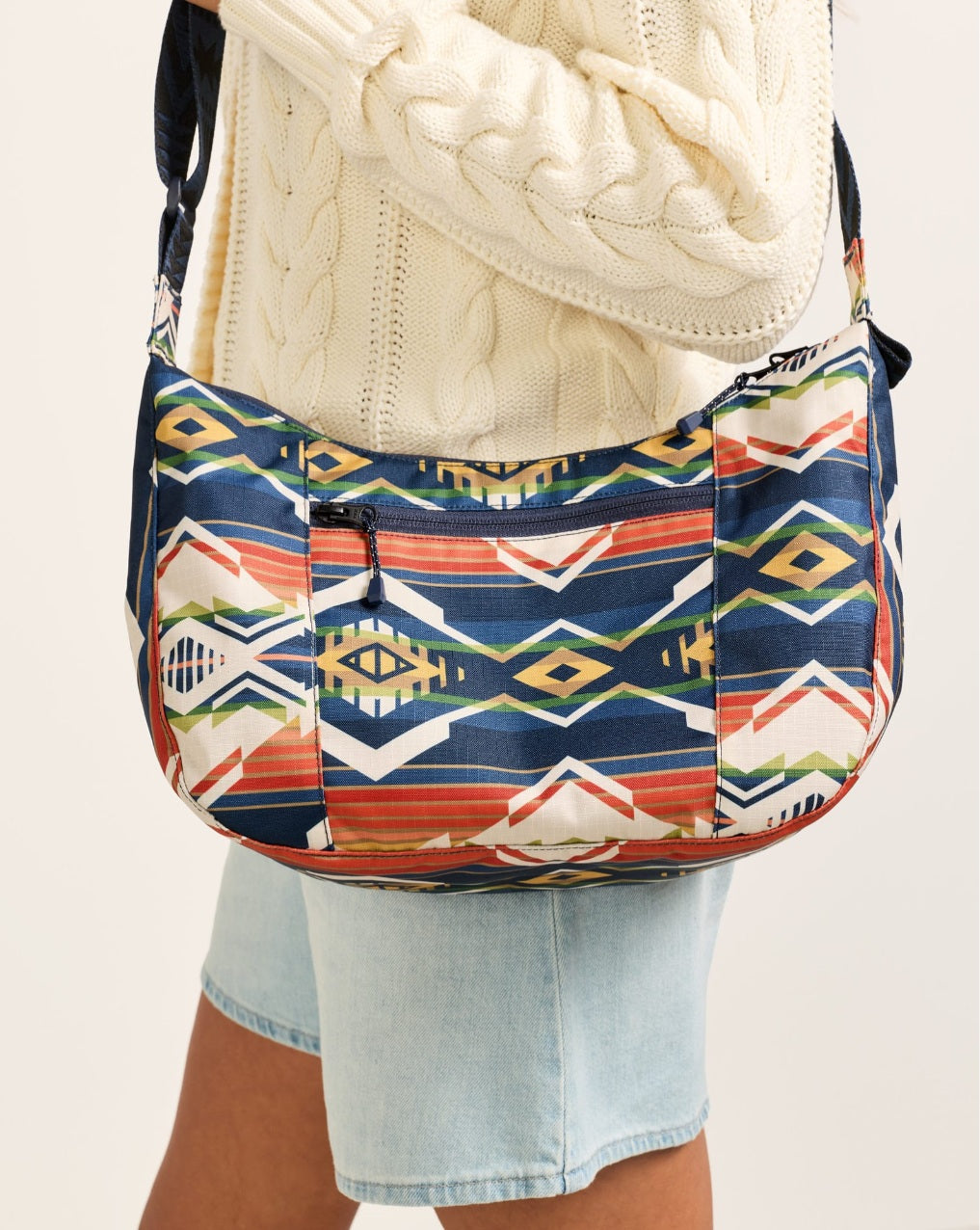 CREEKSIDE EXPLORER CRESCENT BAG<br>NAVY MULTI