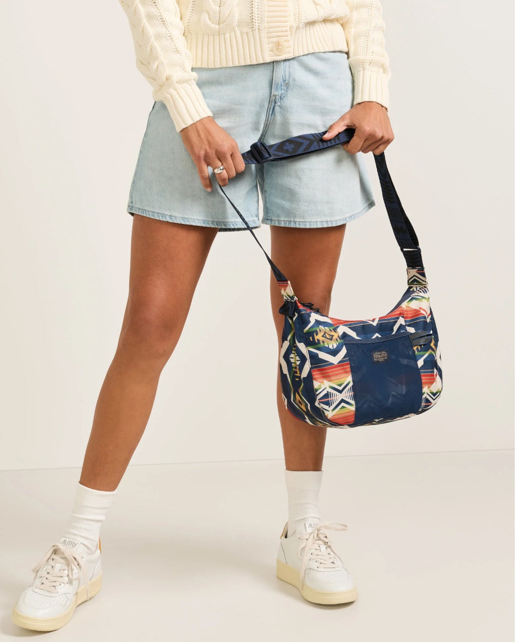 CREEKSIDE EXPLORER CRESCENT BAG<br>NAVY MULTI