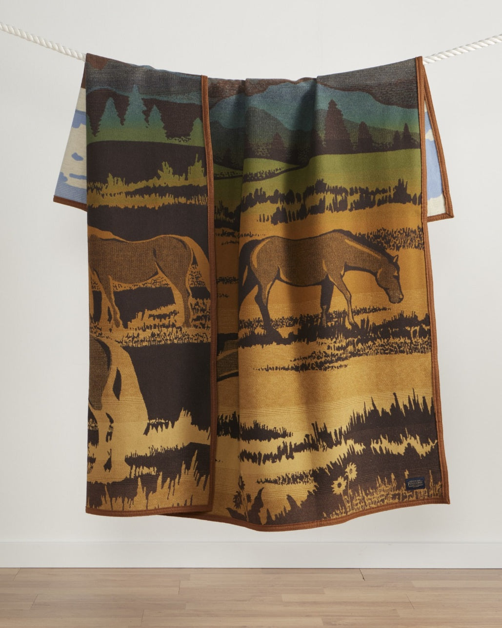 JACQUARD 64" X 72" BLKT<br>SHADOW MOUNTAIN