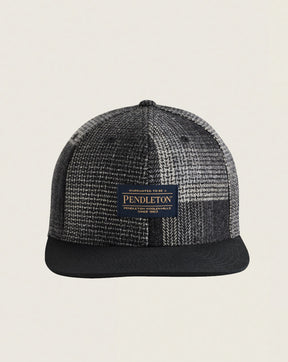 PLAID PATCHWORK FLAT BRIM HAT<br>BLACK